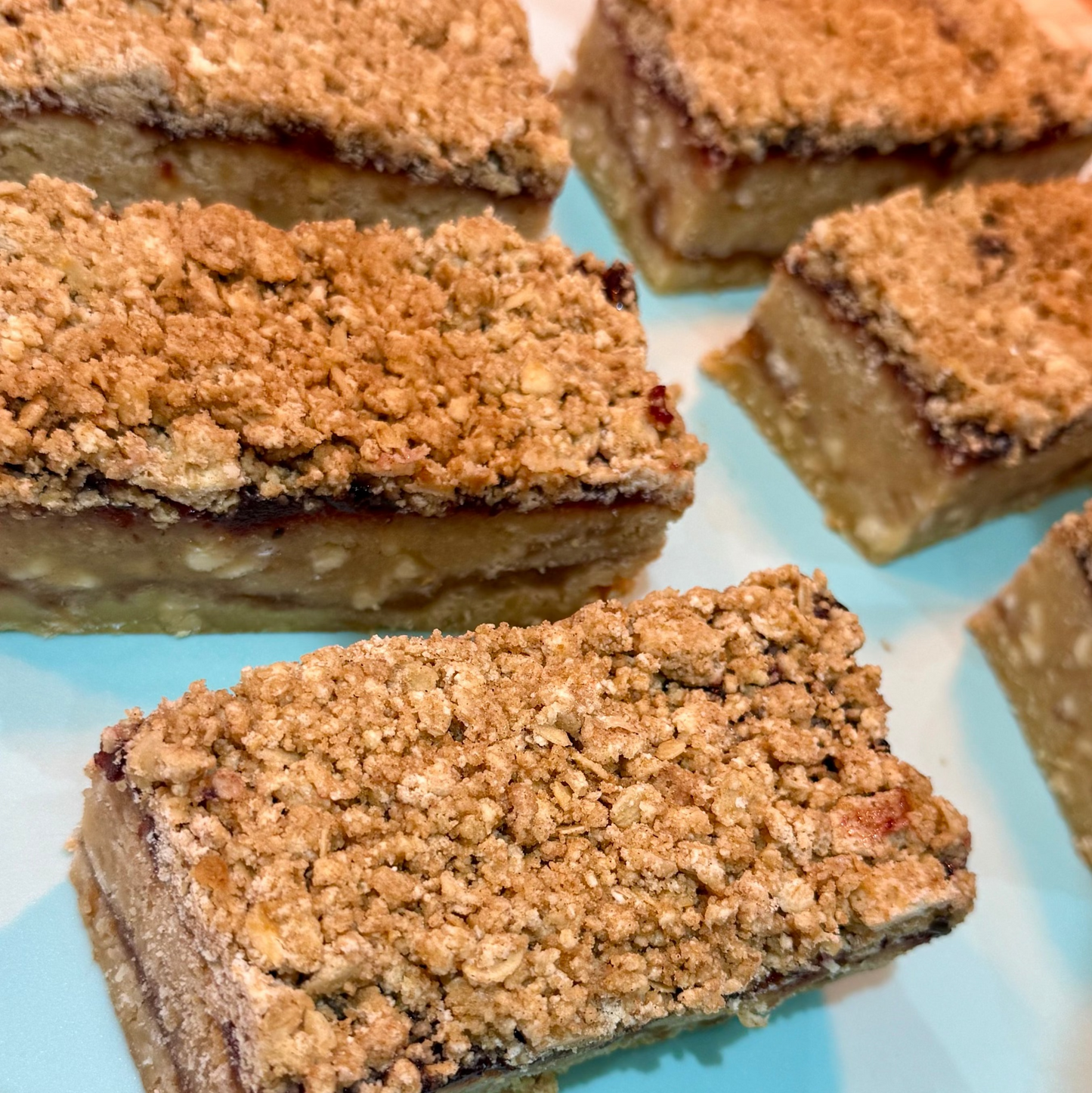 Gluten Free Spice Apple & Blackcurrant Crumble Blondie