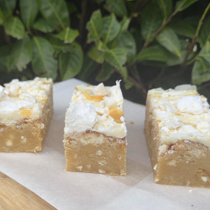 Gluten Free Lemon Meringue Pie Blondie